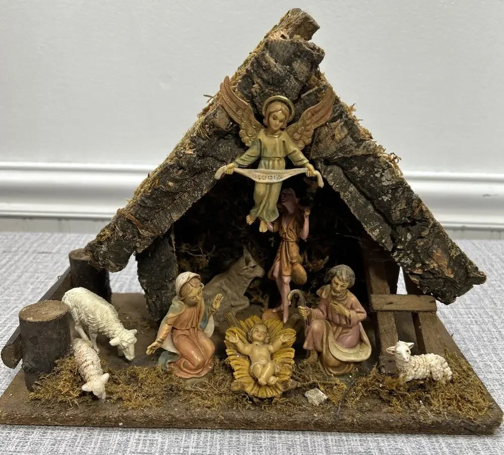 Vintage Nativity Manger Scene Made in Italy 8 Figures Wood Christmas Vintage